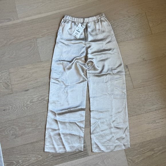 Zara Pants - Zara Satin Cargo Lightweight Pants